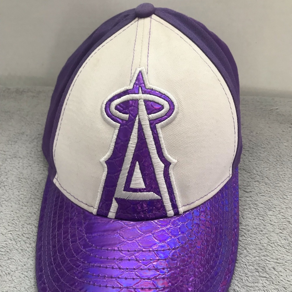 New Era LOS ANGELES ANGELS 9Forty Adjustable Strapback Hat MLB Youth Purple